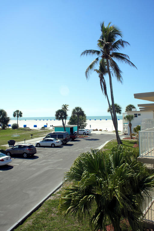 Carousel Beach Inn Fort Myers Beach Exteriör bild
